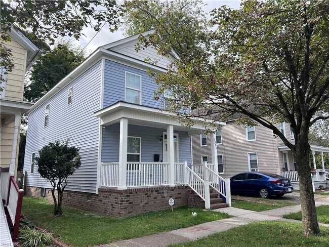 Building Photo - 1315 W 27th St