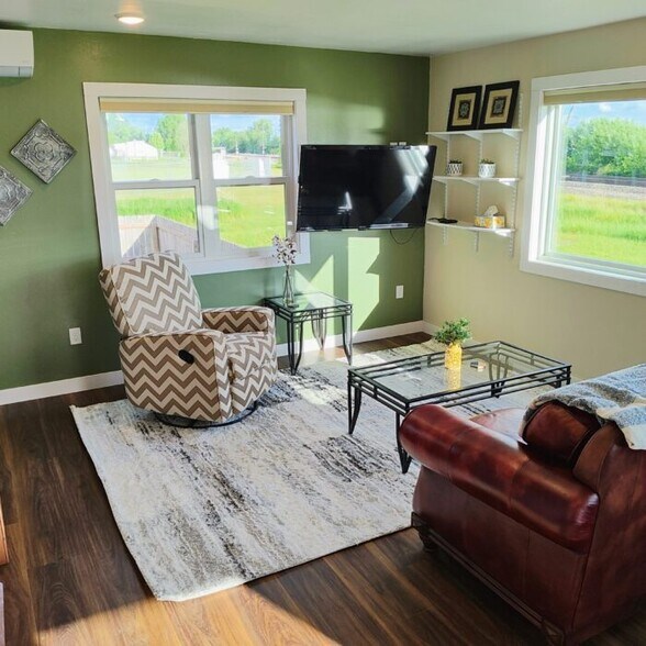 Living Room - 615 S Main St