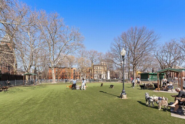 Building Photo - 259 4th St