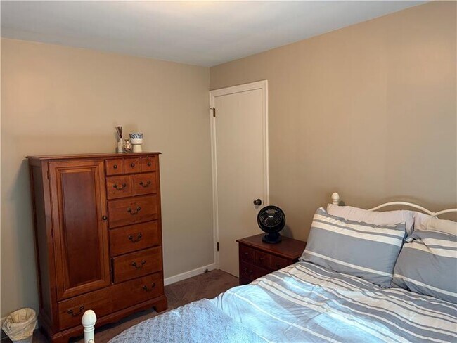 Building Photo - 359 Dorseyville Rd