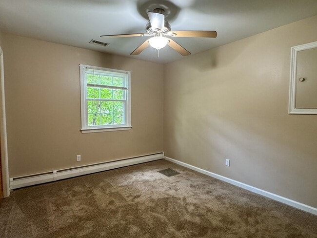 Building Photo - 818 S Park Dr