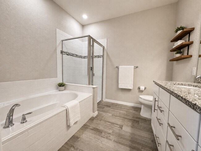 Building Photo - 348 SE Courances Dr