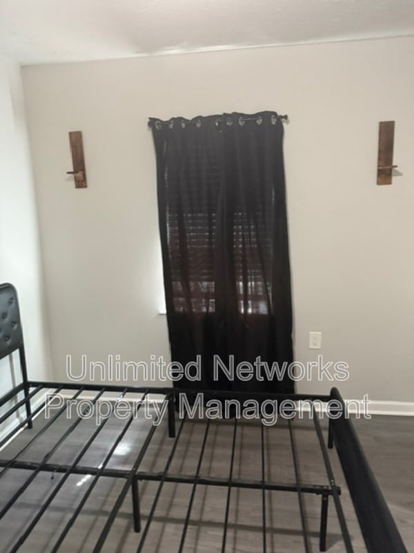 Building Photo - 151 Lawton St SW