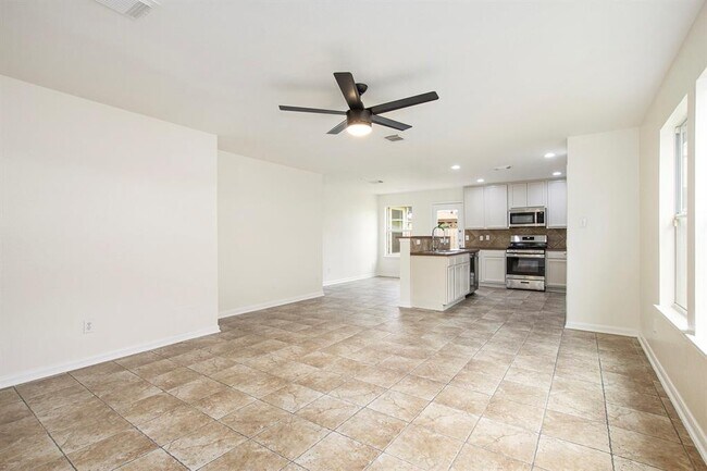 Building Photo - 7719 Serene Wood Ln