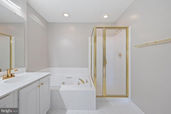 Building Photo - 726 Catts Tavern Dr