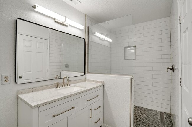 Building Photo - 5011 Sunridge Palms Dr