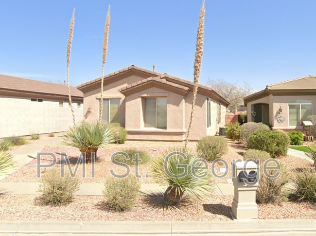 Building Photo - 3753 E Canyon Crest Ave