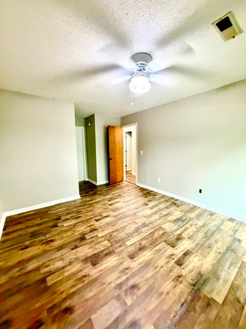 Building Photo - 1008 Creekside Wy