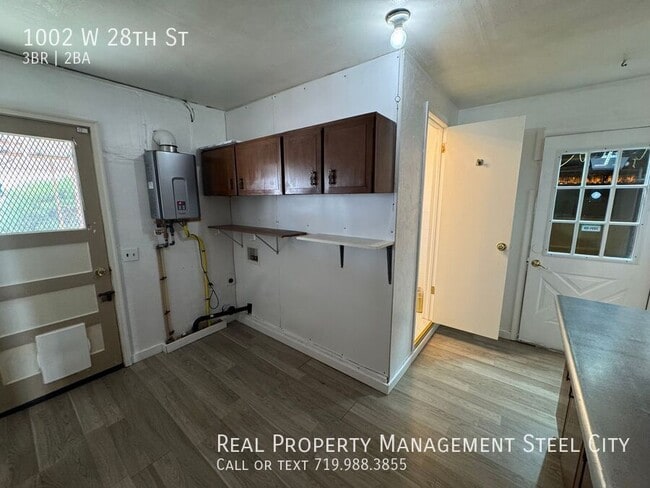 Building Photo - 1002 W 28th St
