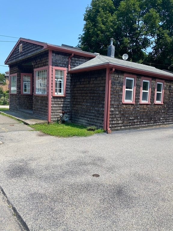 Building Photo - 1193 Pleasant St