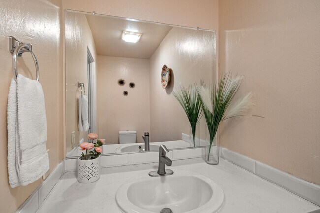 Building Photo - 630 Mountain Shadows Dr