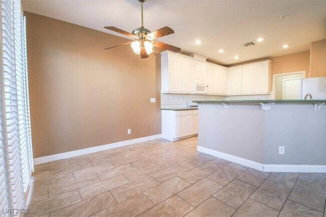 Building Photo - 9120 Ripple Ridge Ave