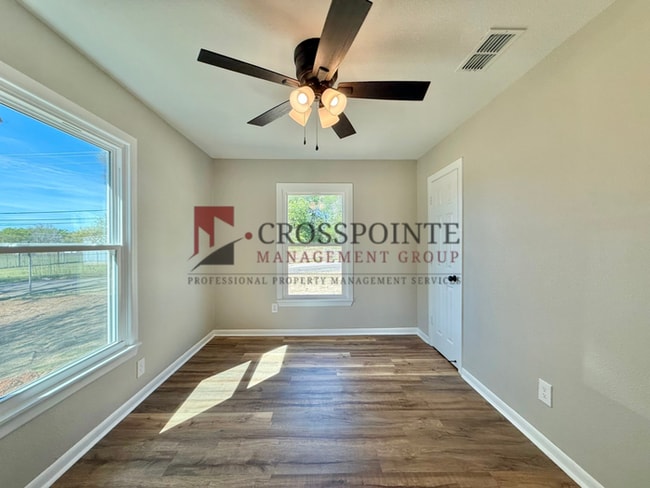 Building Photo - 303 N Virginia Ave