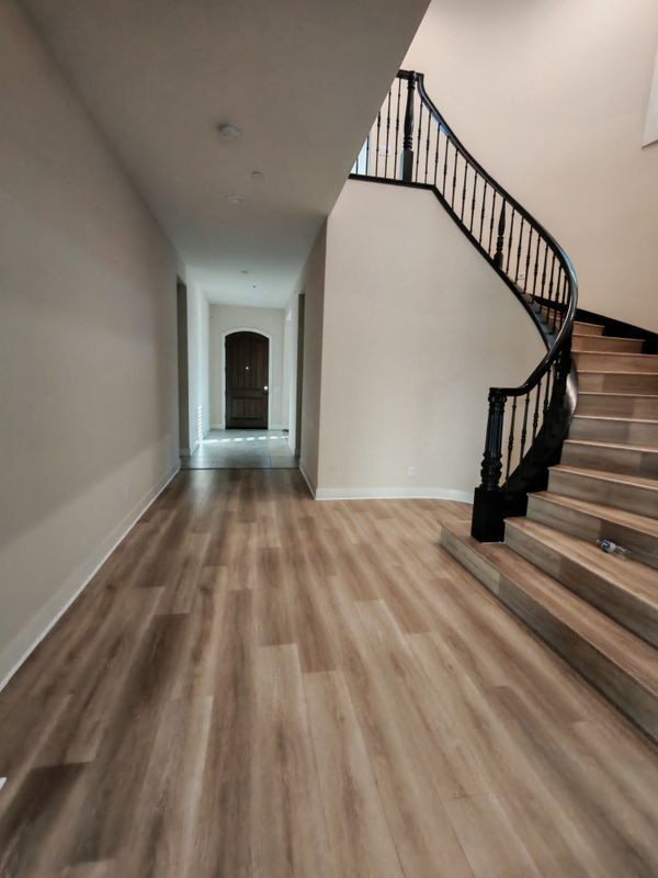 Building Photo - 55 Thrasher