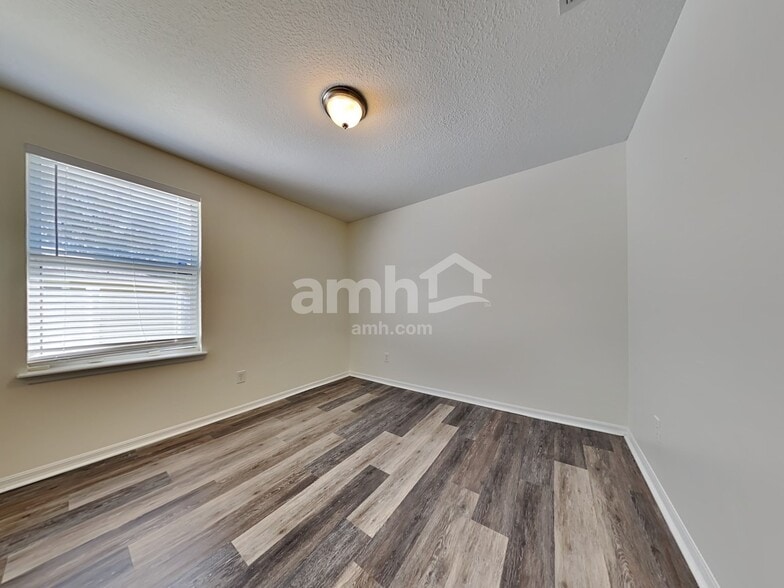 Building Photo - 408 Corklan Ct