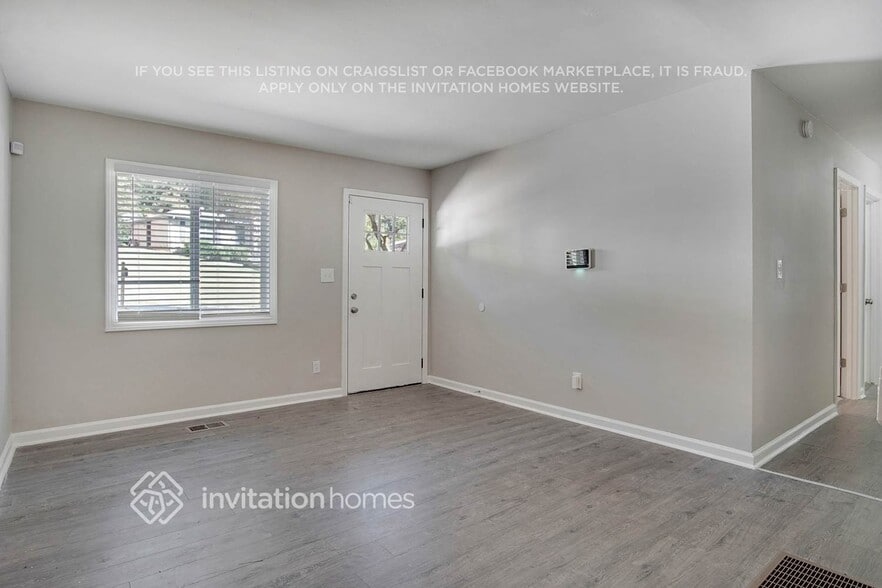 Building Photo - 3590 Collier Dr NW