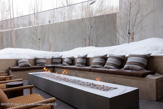 Building Photo - 180 Wood Rd