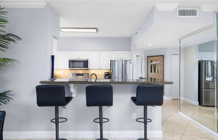 Building Photo - 616 Clearwater Park Rd