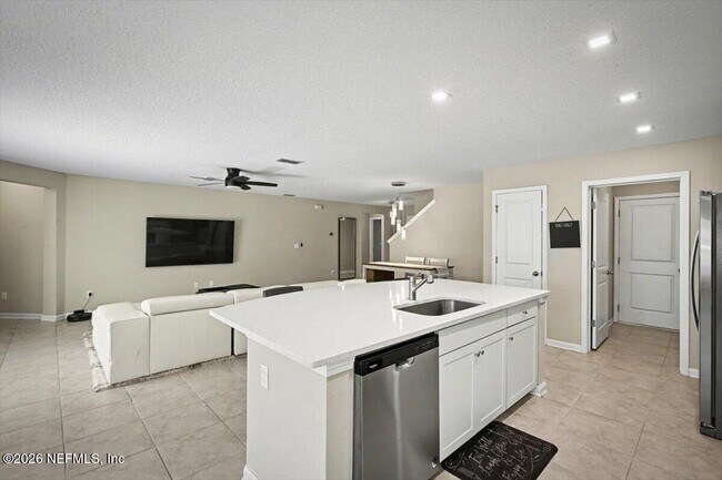 Building Photo - 4948 Big Pine Dr