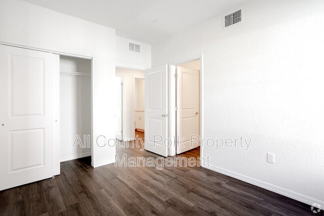 Building Photo - 915 Ariana St