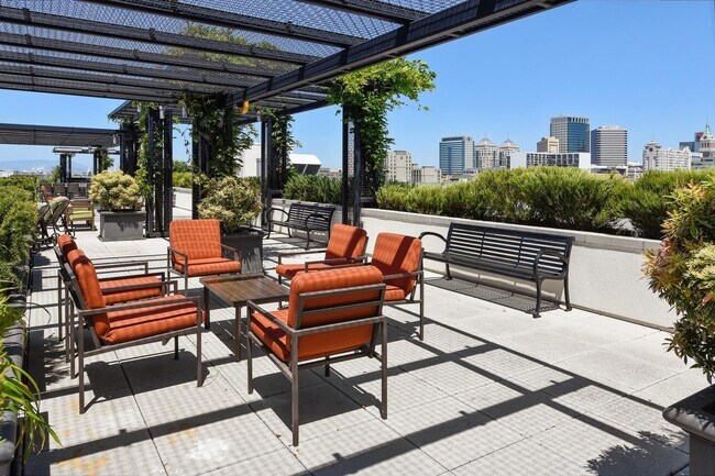 Building Photo - Refined Urban Condominium at Jack London S...