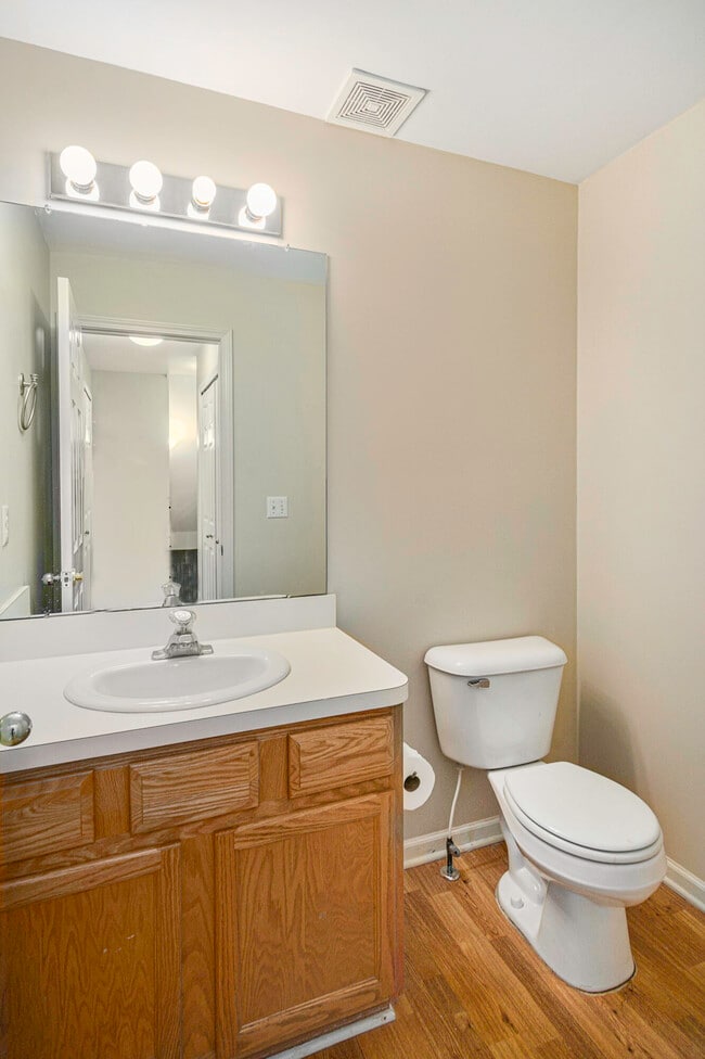 Building Photo - 5913 Lafayette Ln