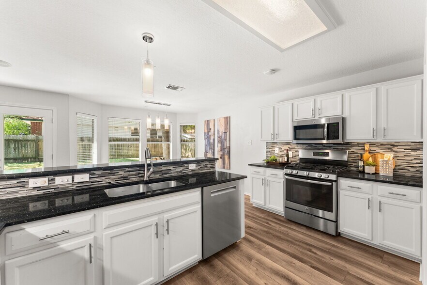 Building Photo - 1401 Wheatfall Ln