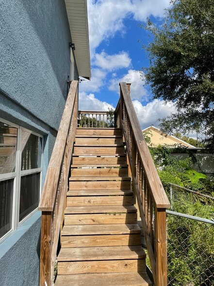 Building Photo - 1701 W Cluster Ave