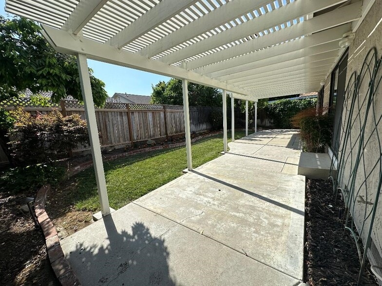Building Photo - 4331 Montmorency Ct