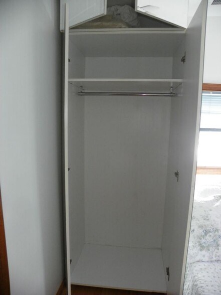 Building Photo - 105 17th Ave