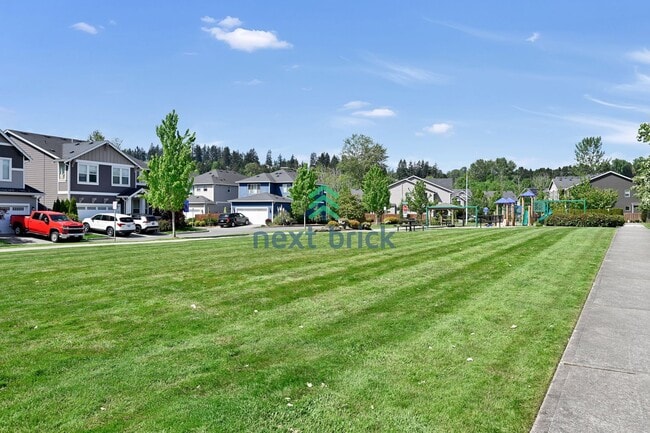Building Photo - Spacious 4-Bed & 2.5 Bath Single Family Ho...