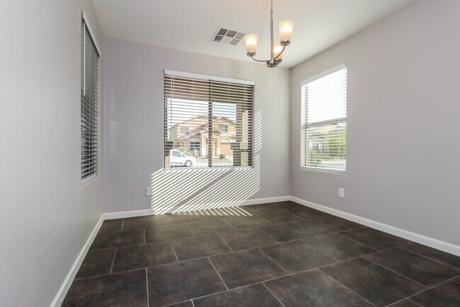 Building Photo - 16871 W Portland St