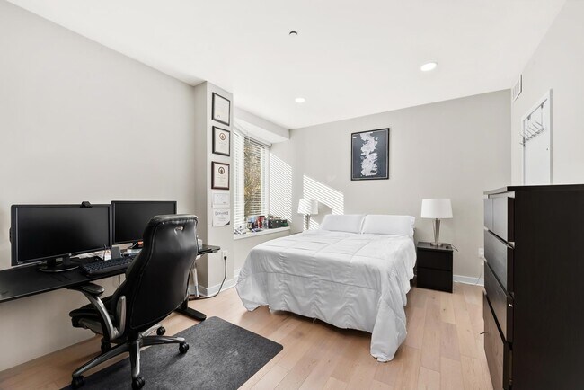 Building Photo - 600 Harbor Blvd