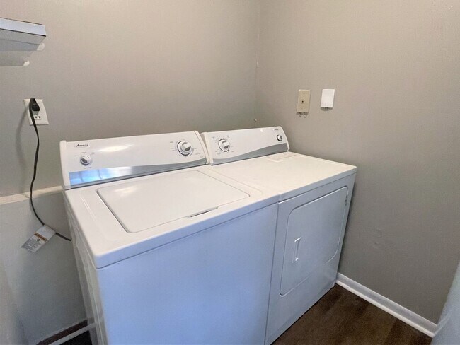 Building Photo - Townhome for Rent in West Knoxville-1 Bedroom