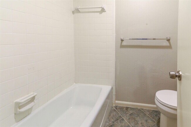 Building Photo - 20814 Westgreen Ct