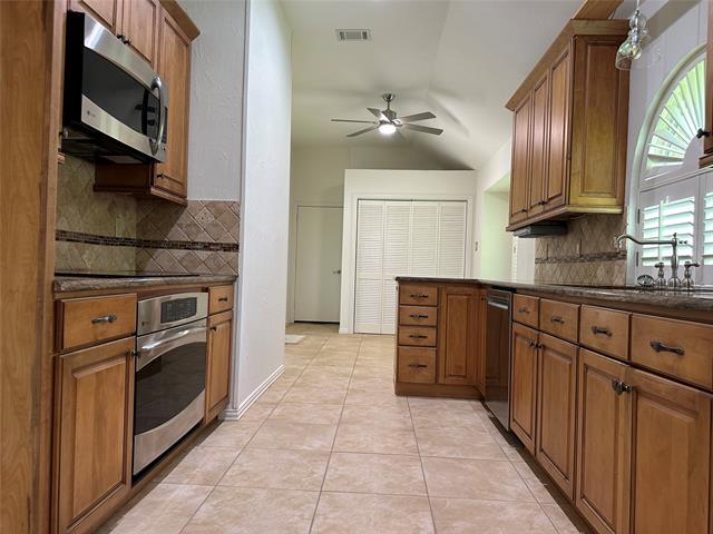 Building Photo - 730 Blue Oak Dr