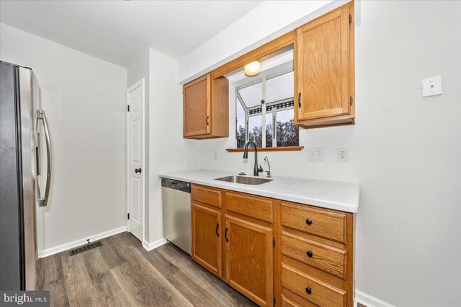 Building Photo - 19 Stonewall Ct