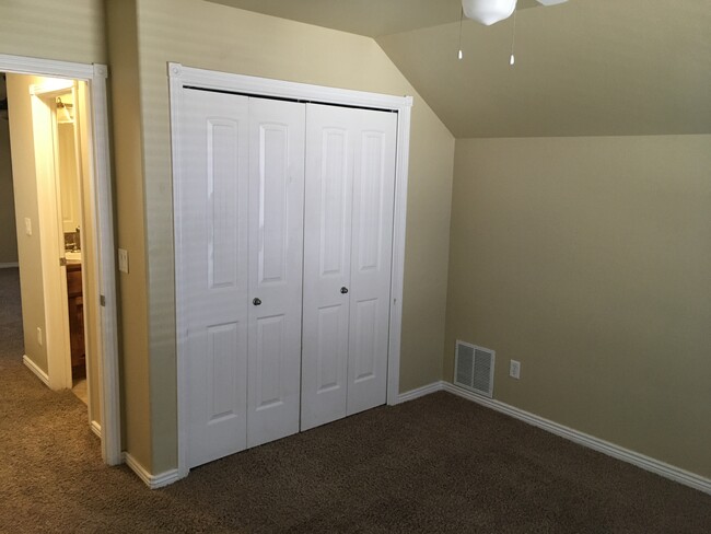 Upstairs North Bedroom - 1230 Knoll Ridge Rd