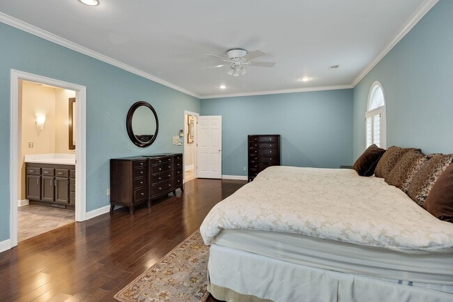 Building Photo - 415 S Yates Rd