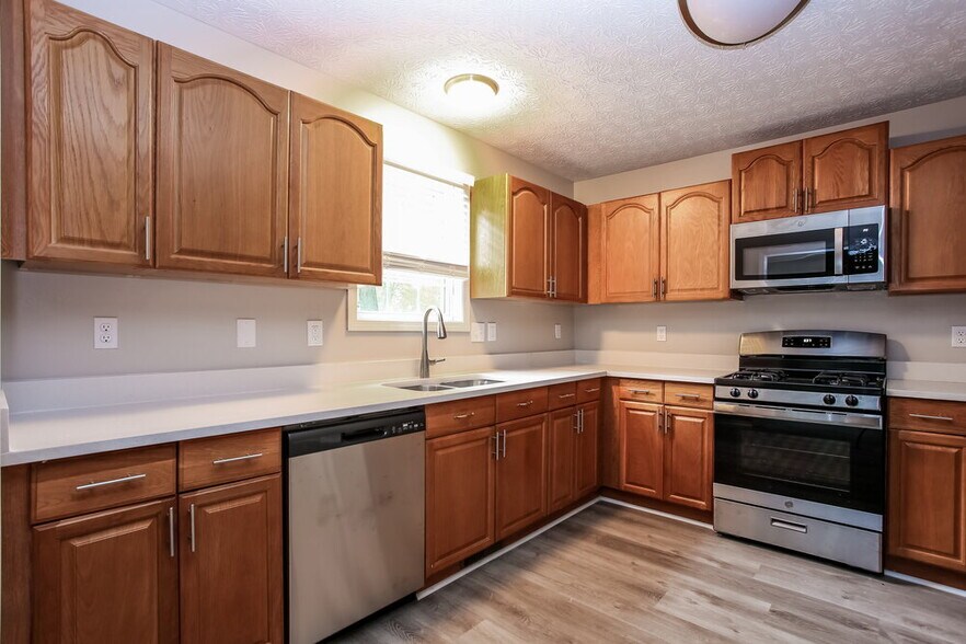 Building Photo - 195 S Summit Ridge Dr SW
