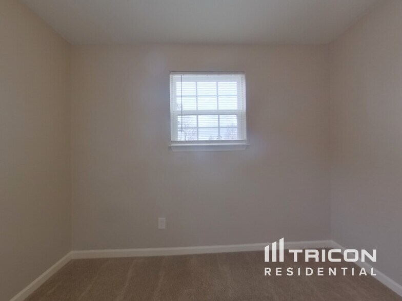 Building Photo - 6432 Pennacook Dr