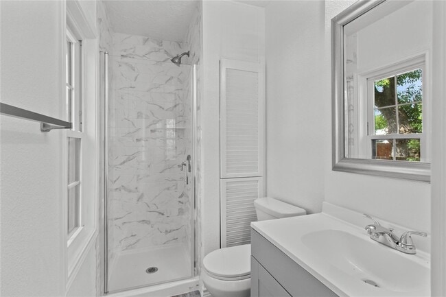 Building Photo - 805 28 1/2 St