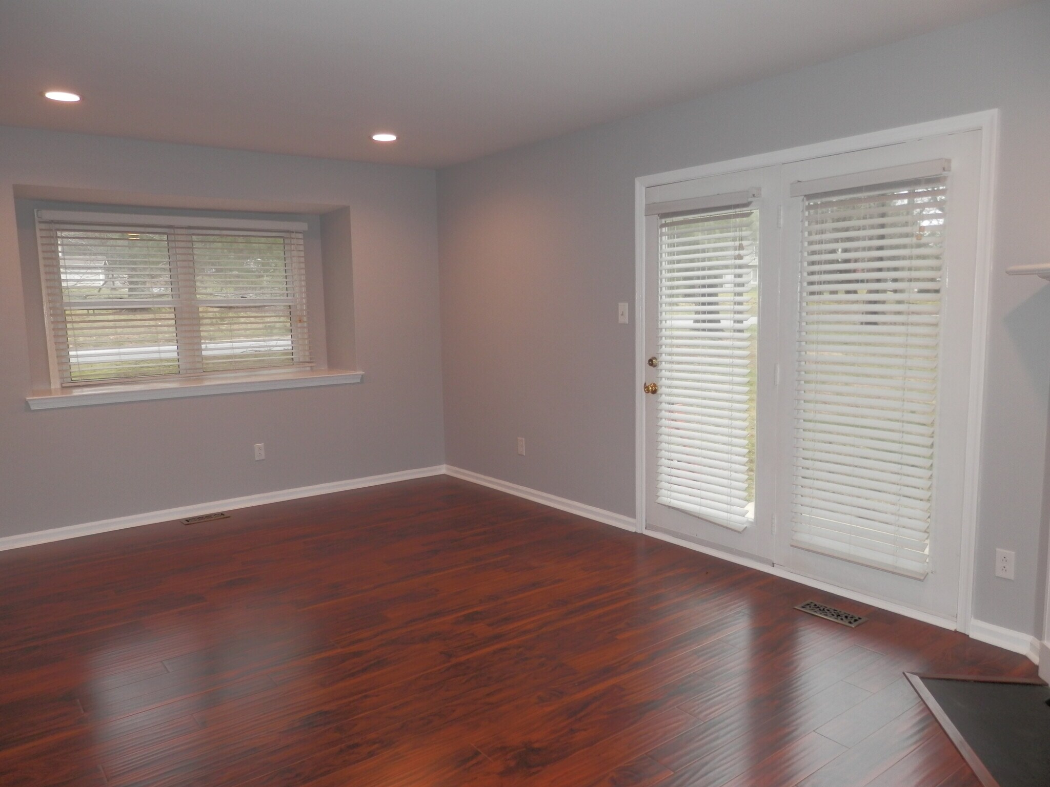 Building Photo - 3201 Bridlewood Dr
