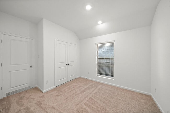 Building Photo - 4823 Shimmer Side Dr