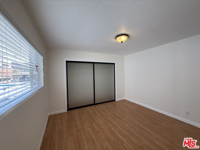 Building Photo - 314 S Clark Dr