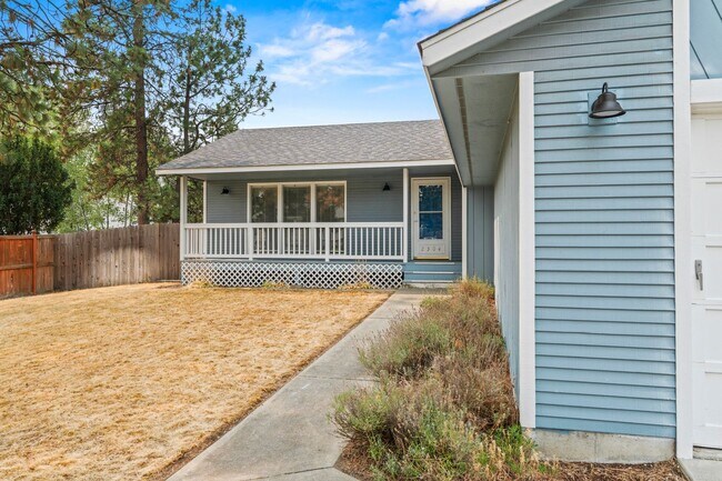 Building Photo - Single-Family Residence for rent in South Valley!