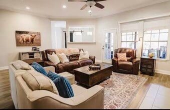 Building Photo - 506 Independence Dr