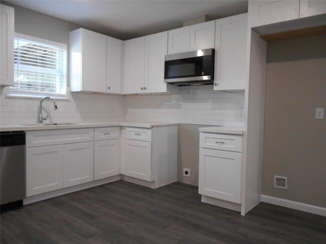 Building Photo - 1547 Greenfield Rd