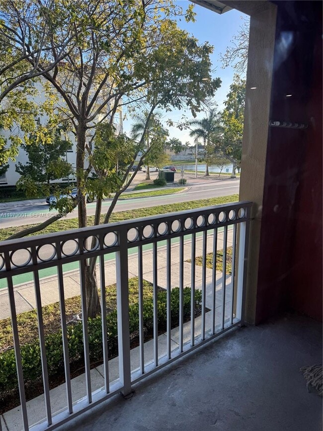 Building Photo - 10902 NW 83rd St