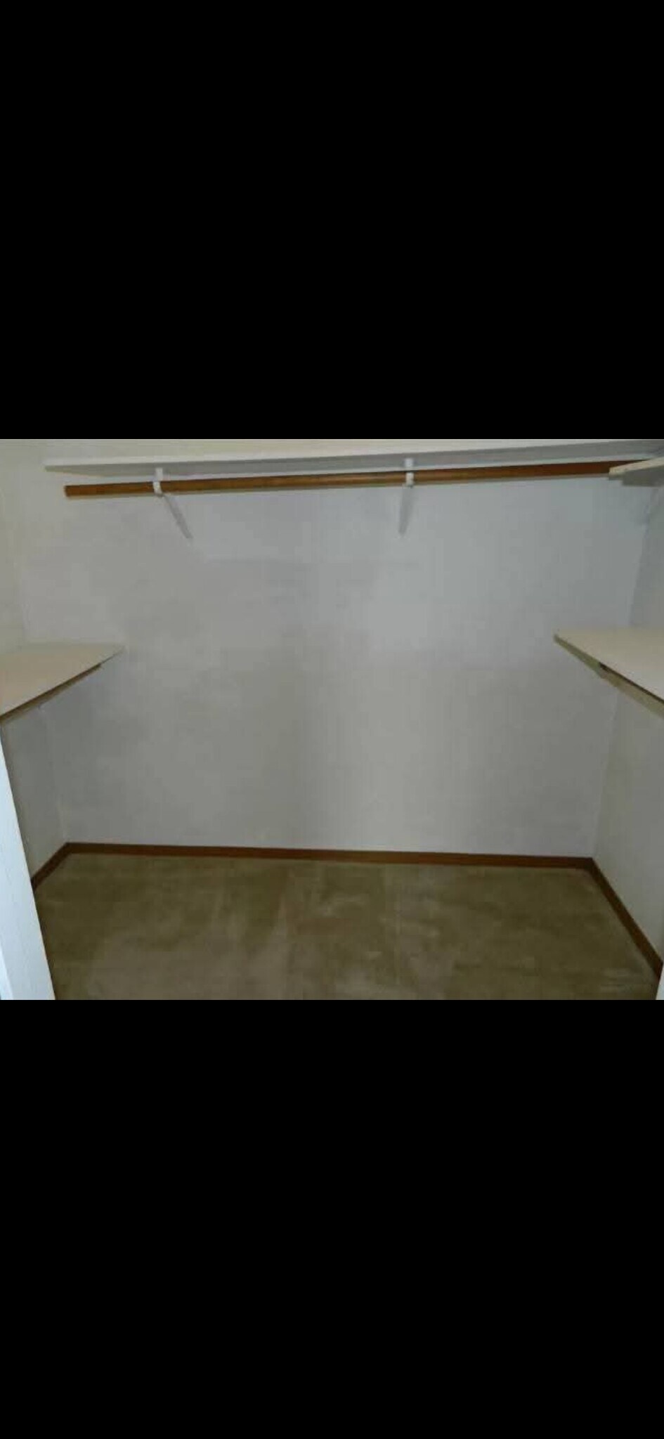 Building Photo - 702 Clearview Dr